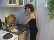 Видео мама и сын секс на кухне