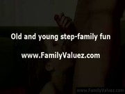 Мама папа дочь и сын занимаются сексом видео